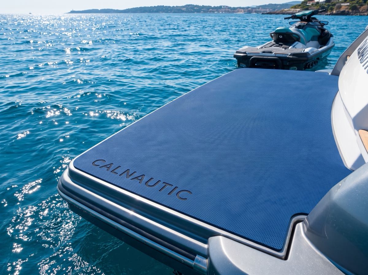 Plataforma trasera de moto de agua con cubierta de espuma marina azul marino